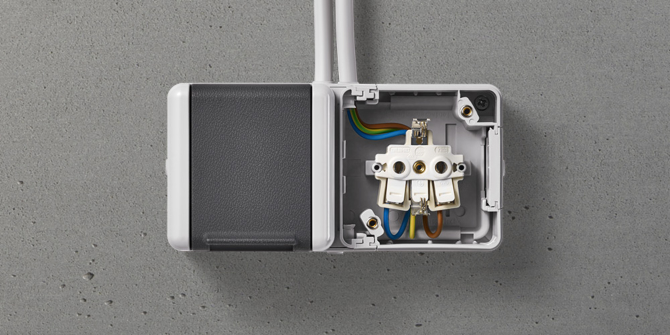 Doppelsteckdose mit Trennsteg bei BraBa Elektrotechnik in Wiesbaden